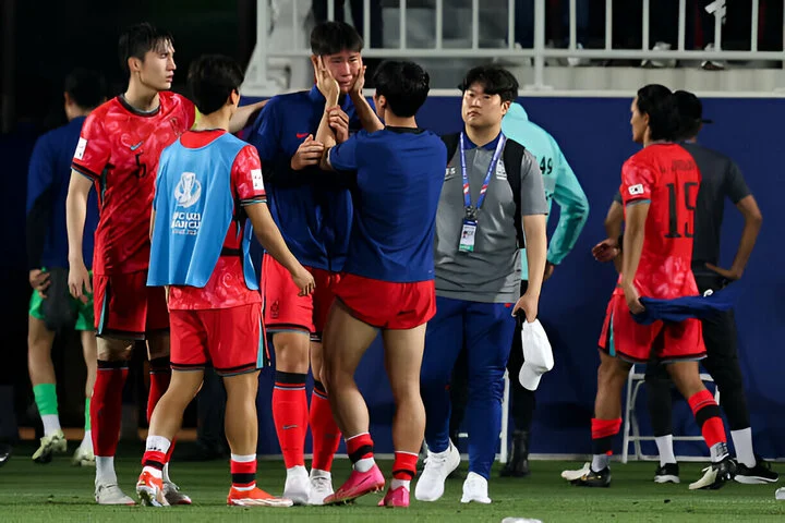 Cầu thủ U23 Hàn Quốc bật khóc sau trận thua cay đắng Indonesia